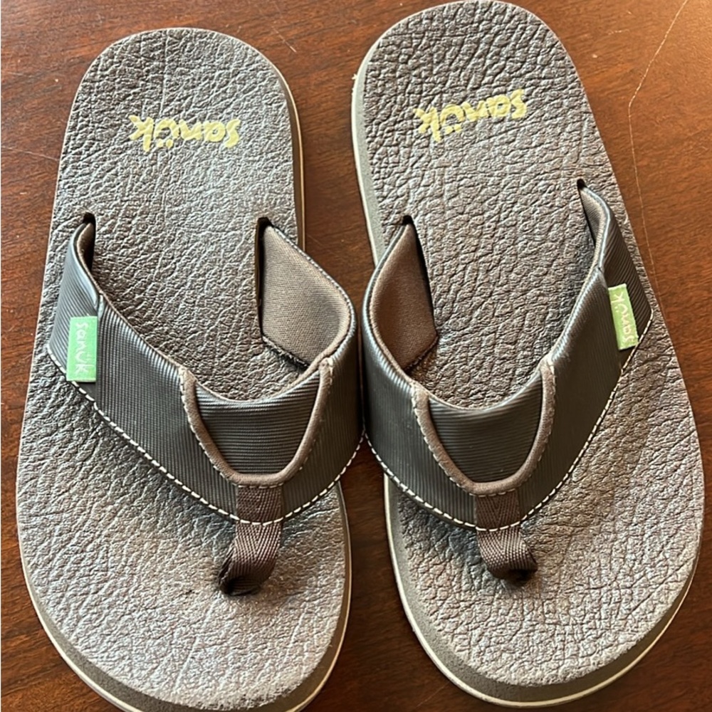 Sanuk Kids Size 13-1 Gray and Brown Flip Flops